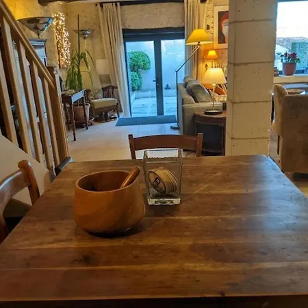 Great House In Rural Vicinity Сasa de vacaciones Salles-Lavalette