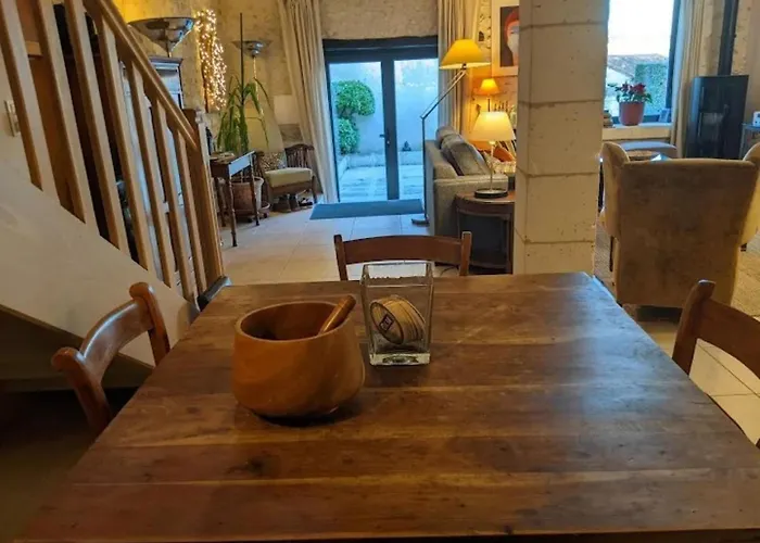 Great House In Rural Vicinity Сasa de vacaciones Salles-Lavalette